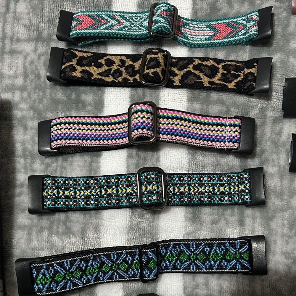 Fitbit Charge 6 with additional bands - Picture 7 of 12